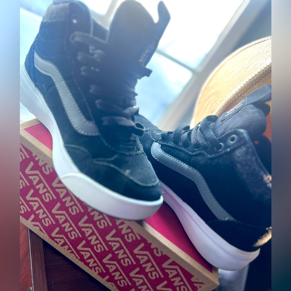 Range Exp Hi Vans